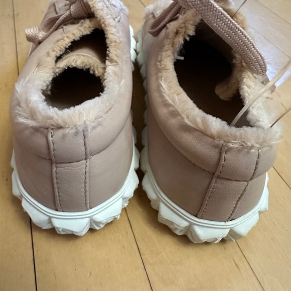 Like New Stuart Weitzman Blush beige Sneakers,7.5, CB2381 - Picture 6 of 7